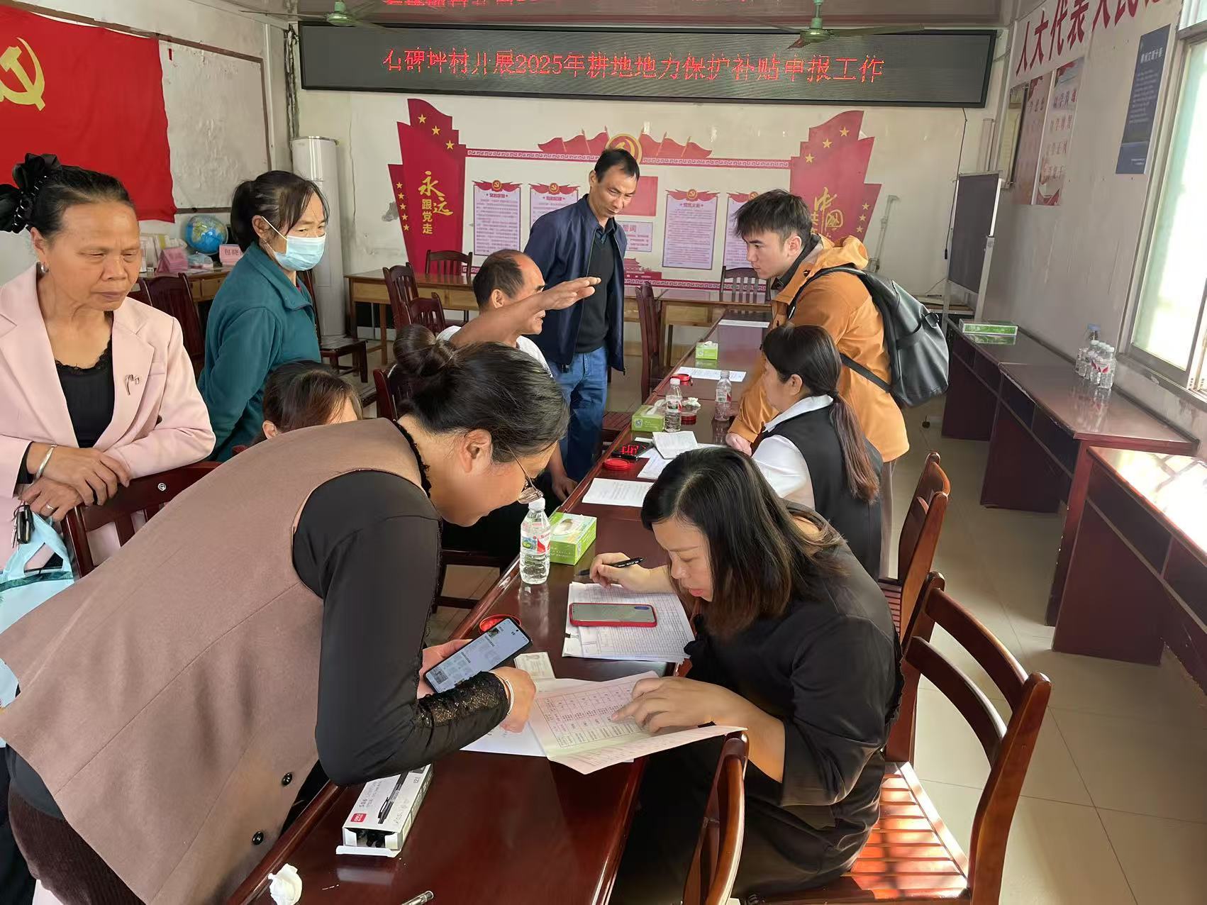 工作组深入各村指导.jpg