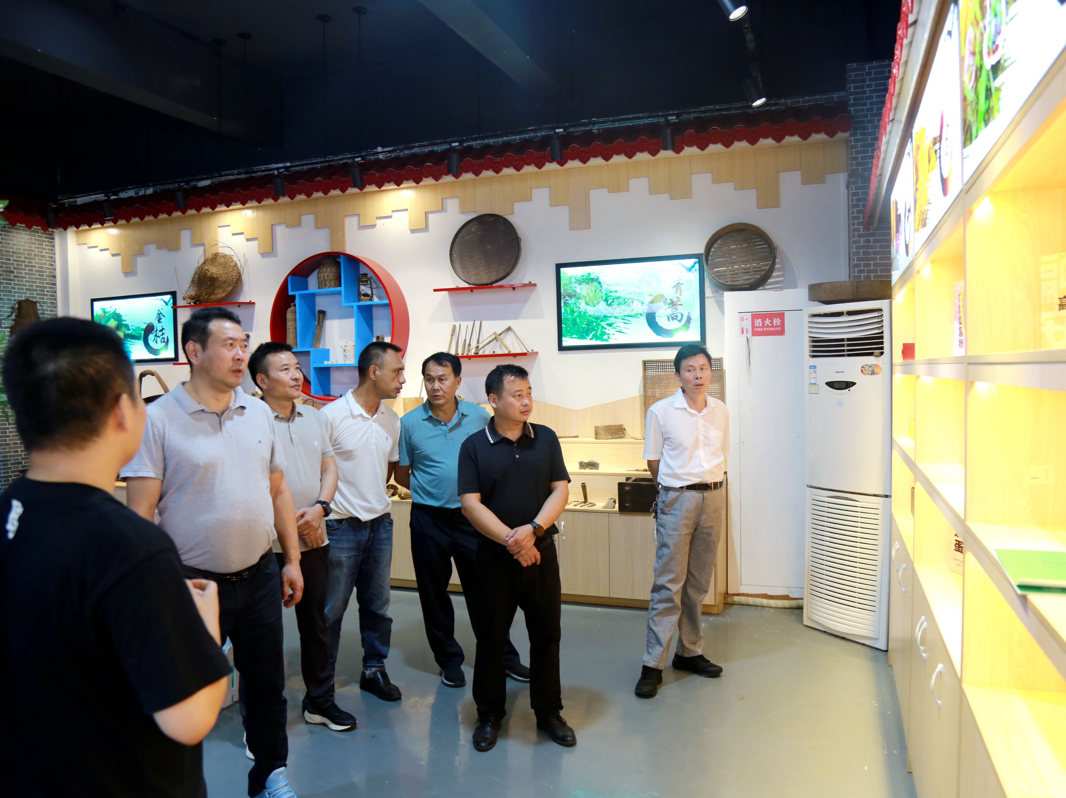 在广西融安蚂蚁农业发展有限公司考察 (2).jpg